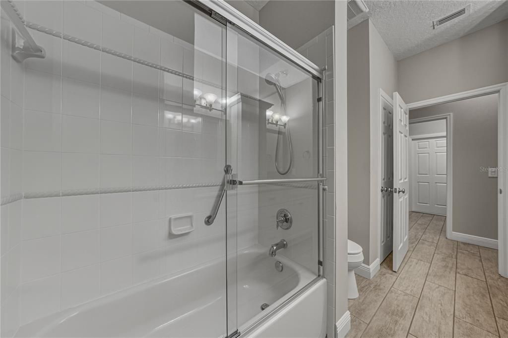 Activo con contrato: $485,000 (3 camas, 2 baños, 1997 Pies cuadrados)