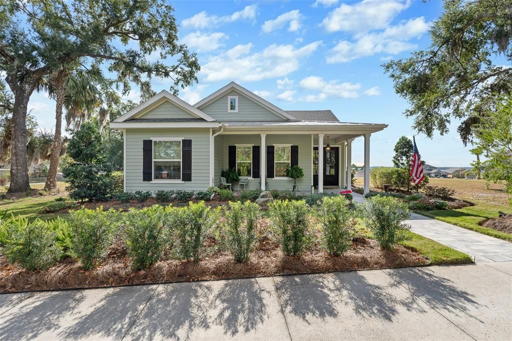 Active With Contract: $698,800 (3 beds, 2 baths, 2027 Square Feet)