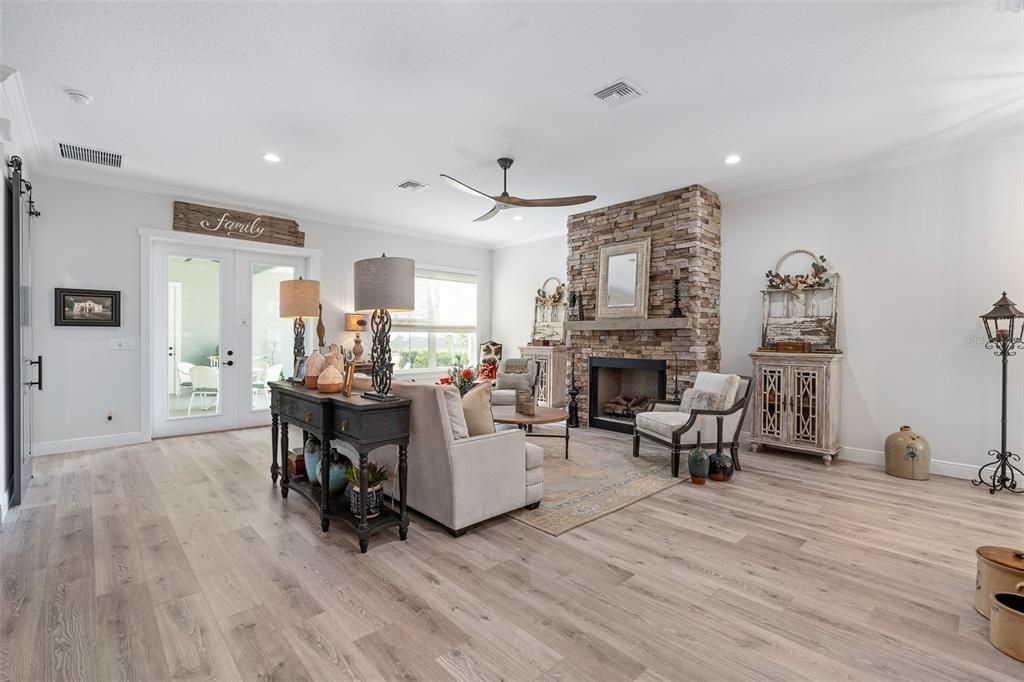 Active With Contract: $698,800 (3 beds, 2 baths, 2027 Square Feet)