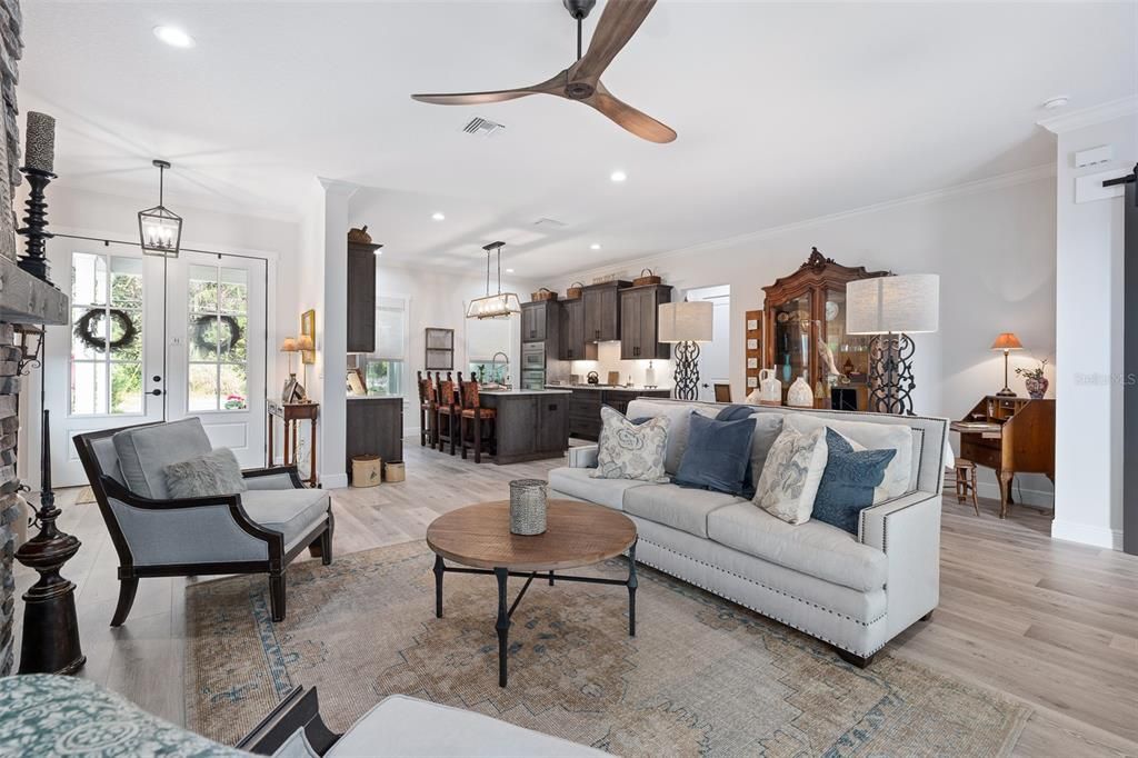 Active With Contract: $698,800 (3 beds, 2 baths, 2027 Square Feet)