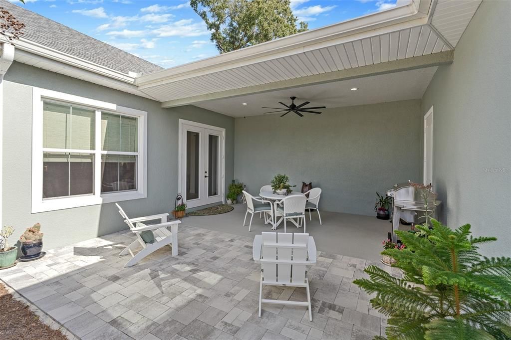 Active With Contract: $698,800 (3 beds, 2 baths, 2027 Square Feet)