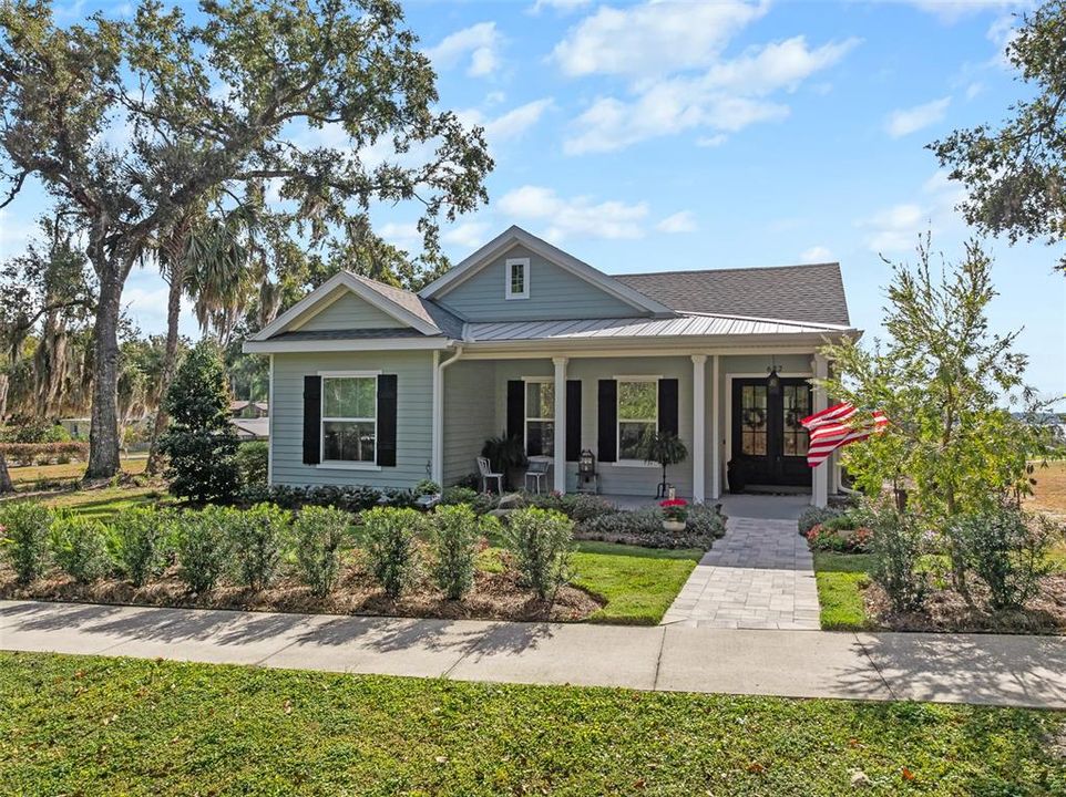 Active With Contract: $698,800 (3 beds, 2 baths, 2027 Square Feet)