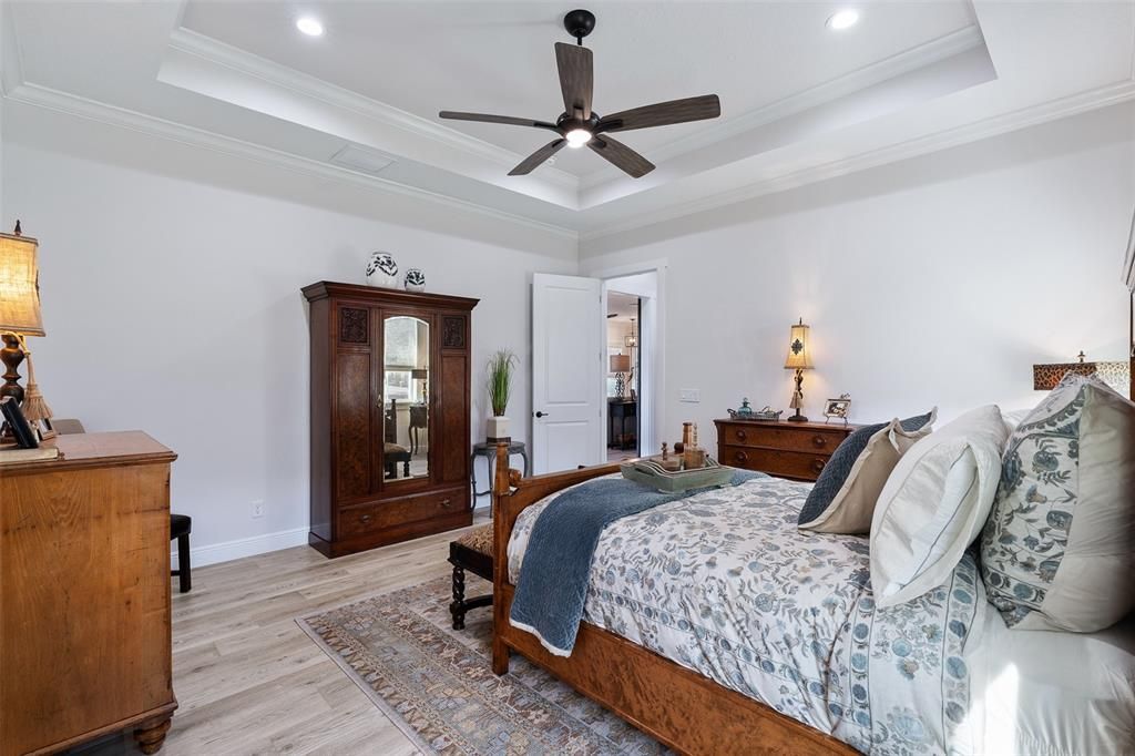 Active With Contract: $698,800 (3 beds, 2 baths, 2027 Square Feet)