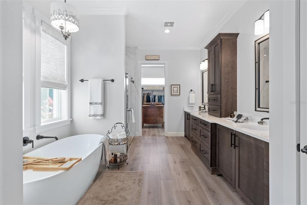 Active With Contract: $698,800 (3 beds, 2 baths, 2027 Square Feet)