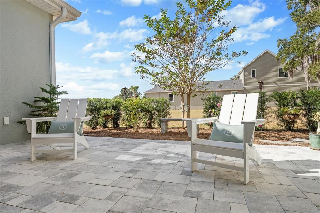 Active With Contract: $698,800 (3 beds, 2 baths, 2027 Square Feet)