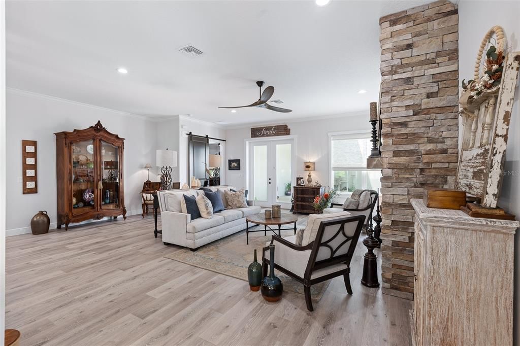 Active With Contract: $698,800 (3 beds, 2 baths, 2027 Square Feet)