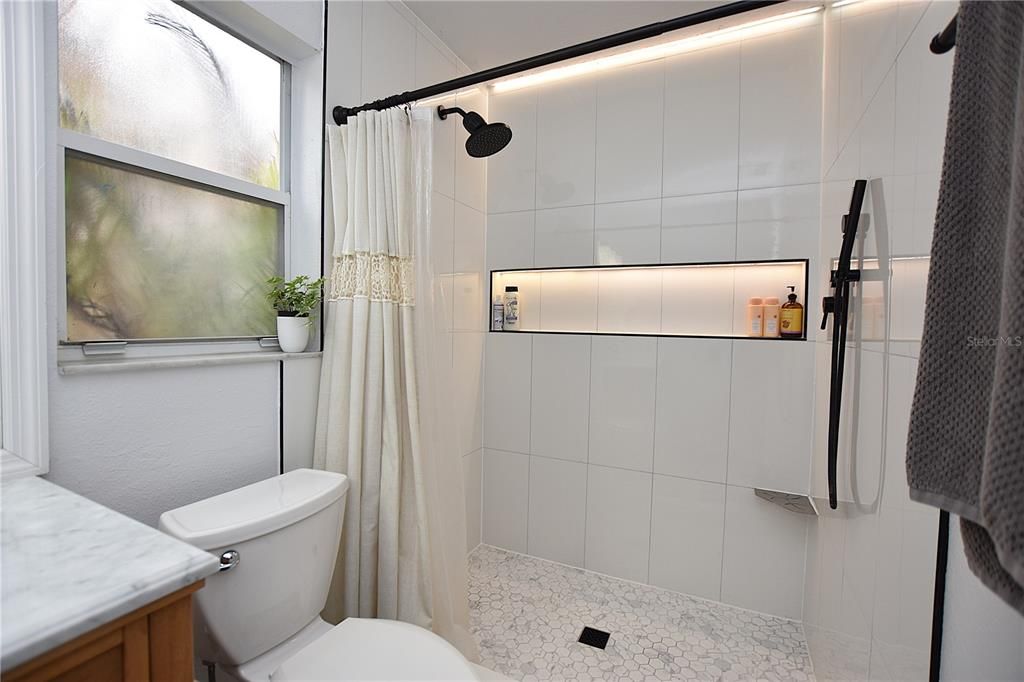 En Venta: $315,900 (3 camas, 2 baños, 1195 Pies cuadrados)
