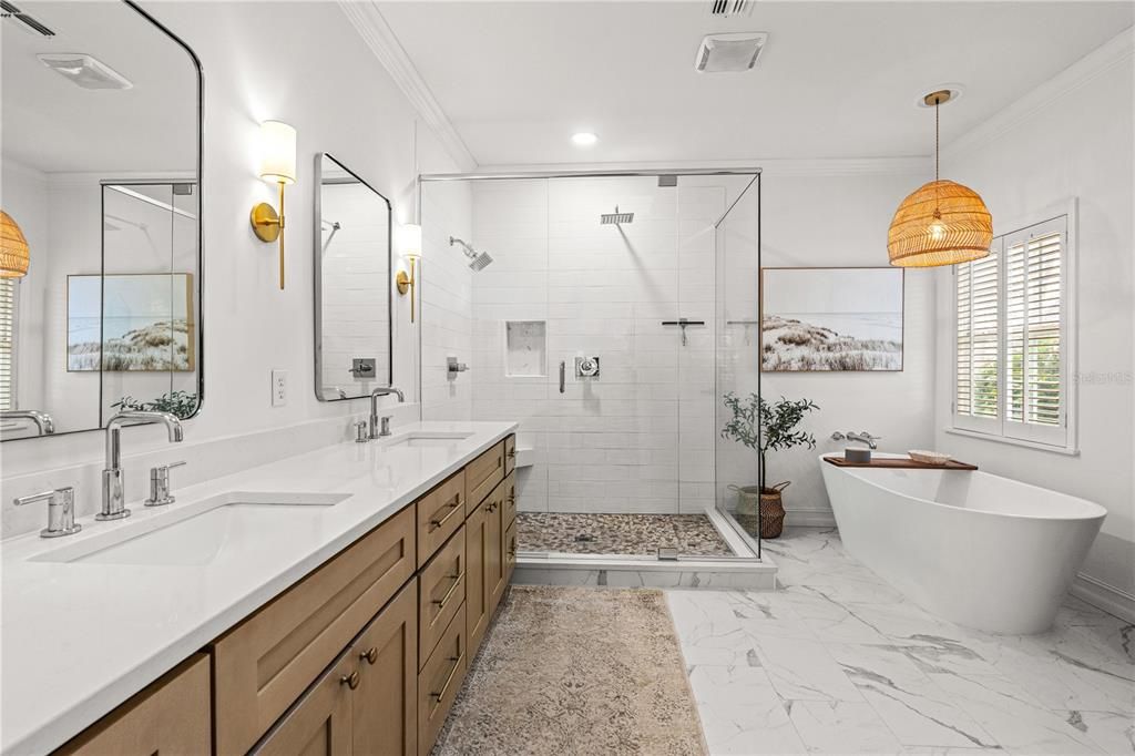 En Venta: $1,249,000 (5 camas, 2 baños, 3947 Pies cuadrados)
