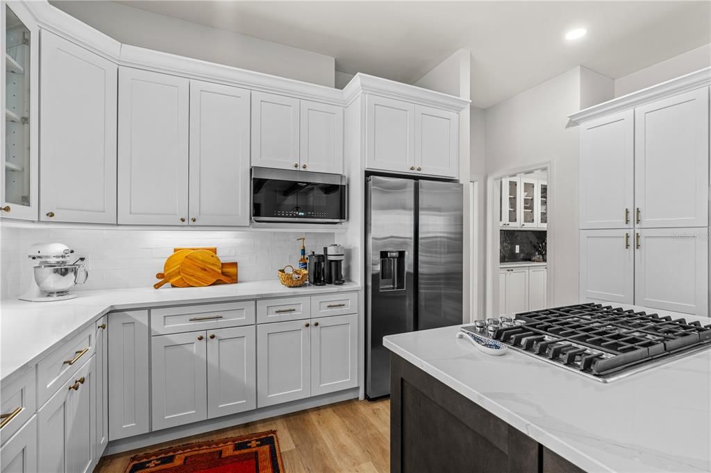 En Venta: $1,249,000 (5 camas, 2 baños, 3947 Pies cuadrados)