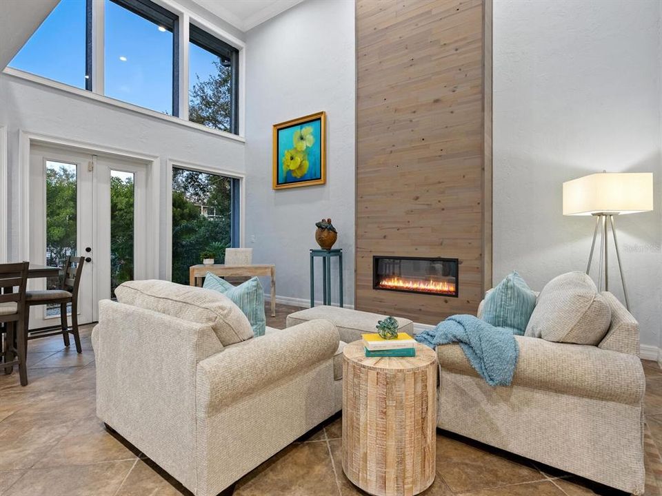 For Sale: $2,995,000 (4 beds, 6 baths, 4652 Square Feet)