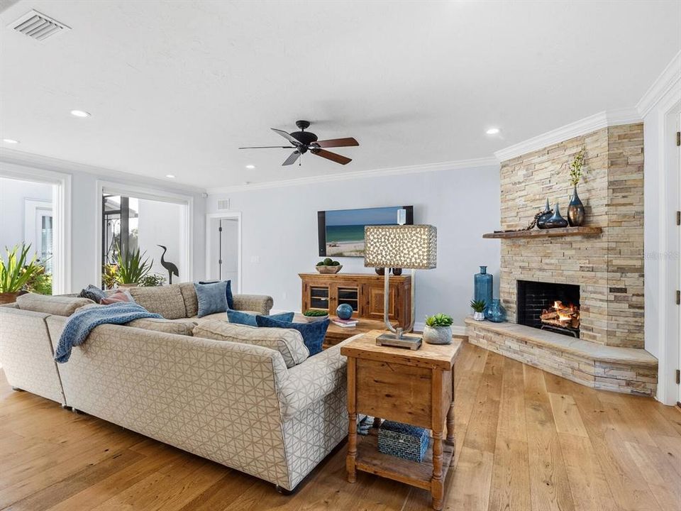 For Sale: $2,995,000 (4 beds, 6 baths, 4652 Square Feet)