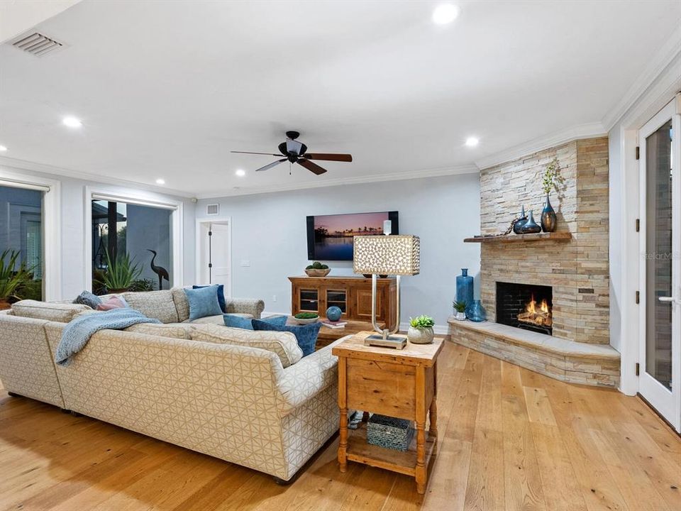 For Sale: $2,995,000 (4 beds, 6 baths, 4652 Square Feet)