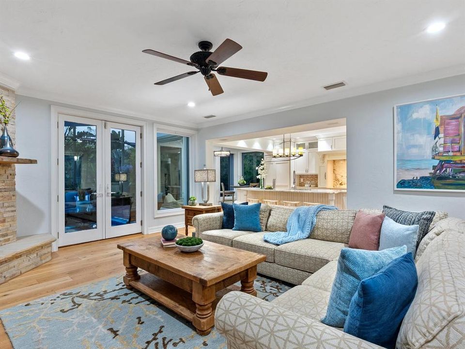 For Sale: $2,995,000 (4 beds, 6 baths, 4652 Square Feet)