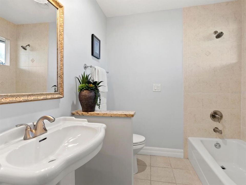 For Sale: $2,995,000 (4 beds, 6 baths, 4652 Square Feet)