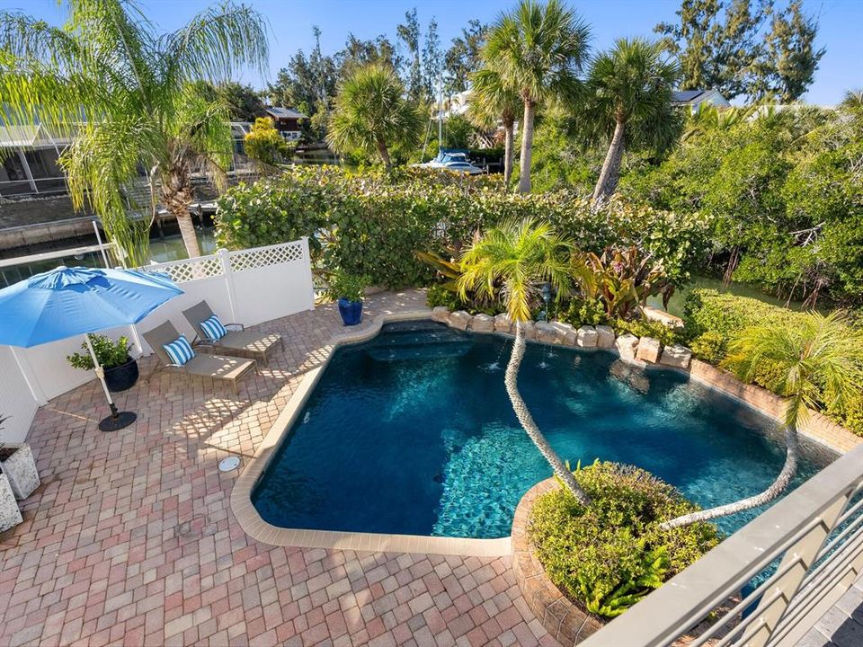 For Sale: $2,995,000 (4 beds, 6 baths, 4652 Square Feet)