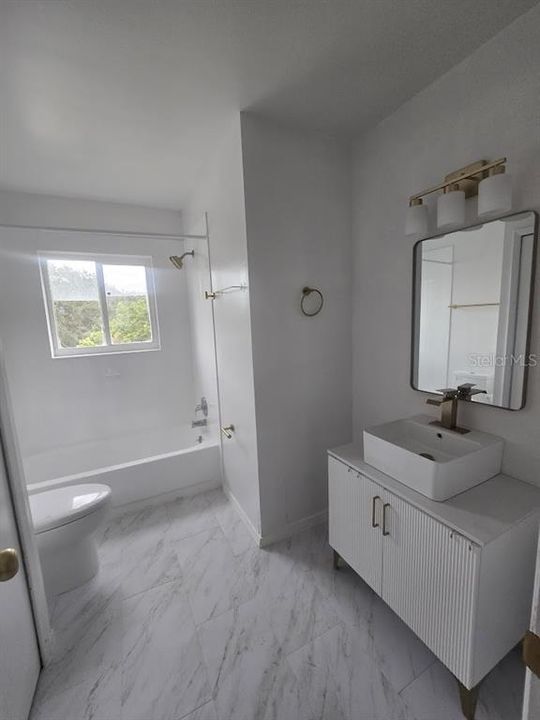 Под контрактом: $164,900 (2 спален, 2 ванн, 1646 Квадратных фут)