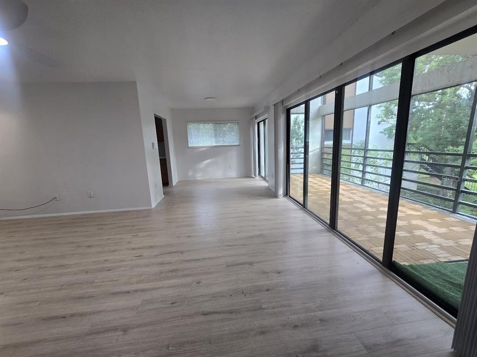 Под контрактом: $164,900 (2 спален, 2 ванн, 1646 Квадратных фут)