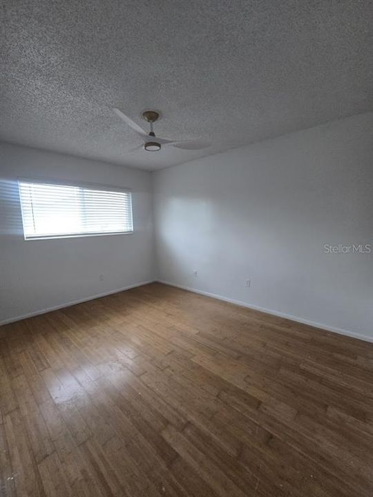 Под контрактом: $164,900 (2 спален, 2 ванн, 1646 Квадратных фут)