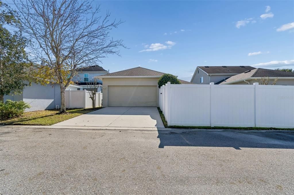 Activo con contrato: $468,000 (3 camas, 2 baños, 1880 Pies cuadrados)