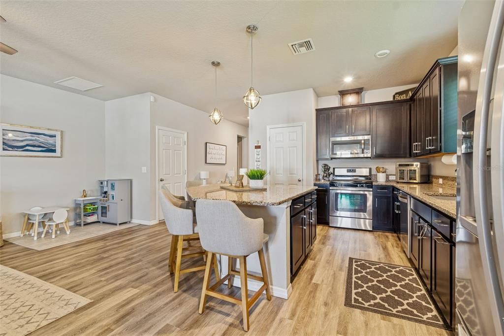 Activo con contrato: $468,000 (3 camas, 2 baños, 1880 Pies cuadrados)