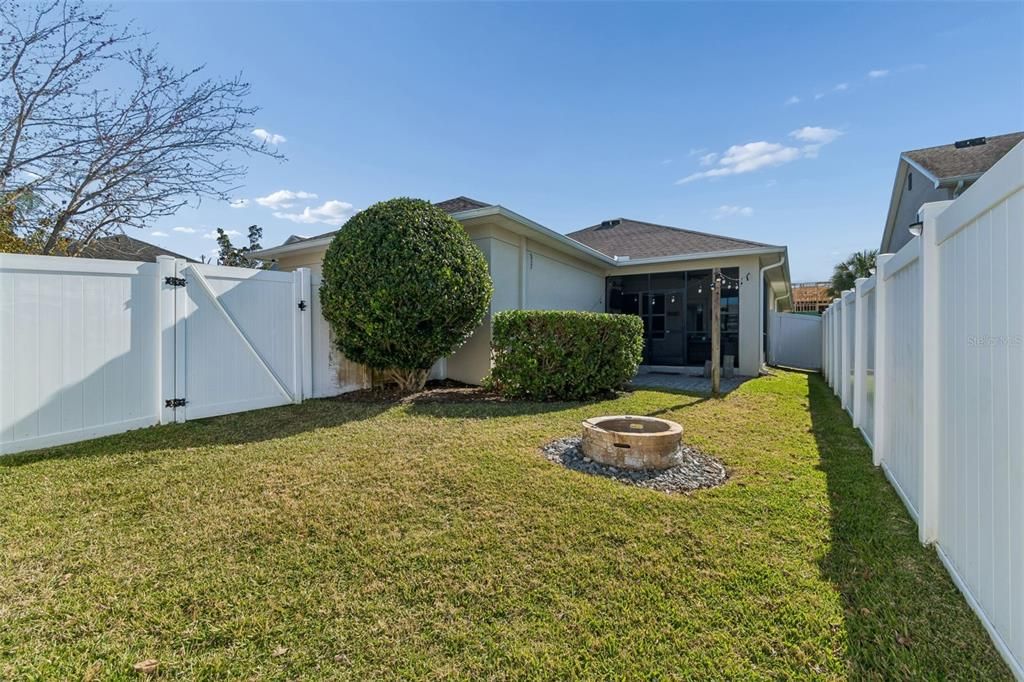 Activo con contrato: $468,000 (3 camas, 2 baños, 1880 Pies cuadrados)