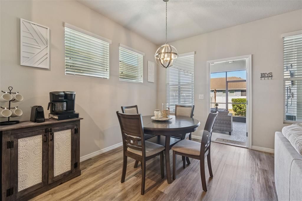 Activo con contrato: $468,000 (3 camas, 2 baños, 1880 Pies cuadrados)