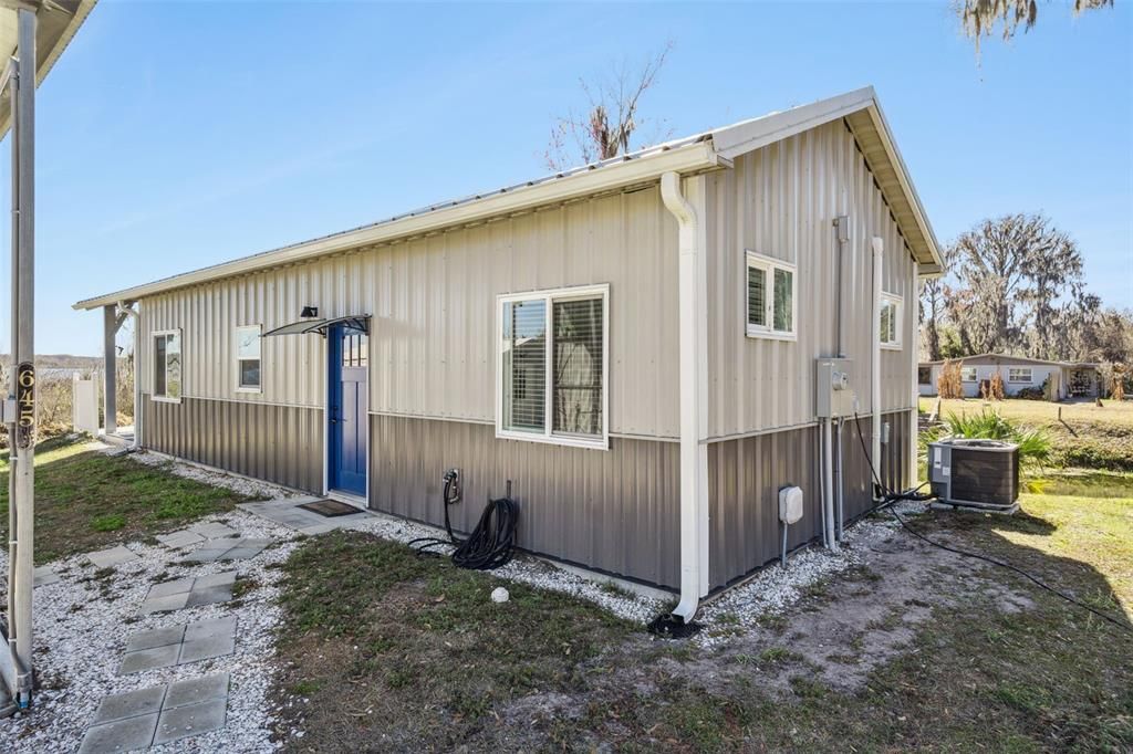 На продажу: $349,900 (2 спален, 2 ванн, 720 Квадратных фут)