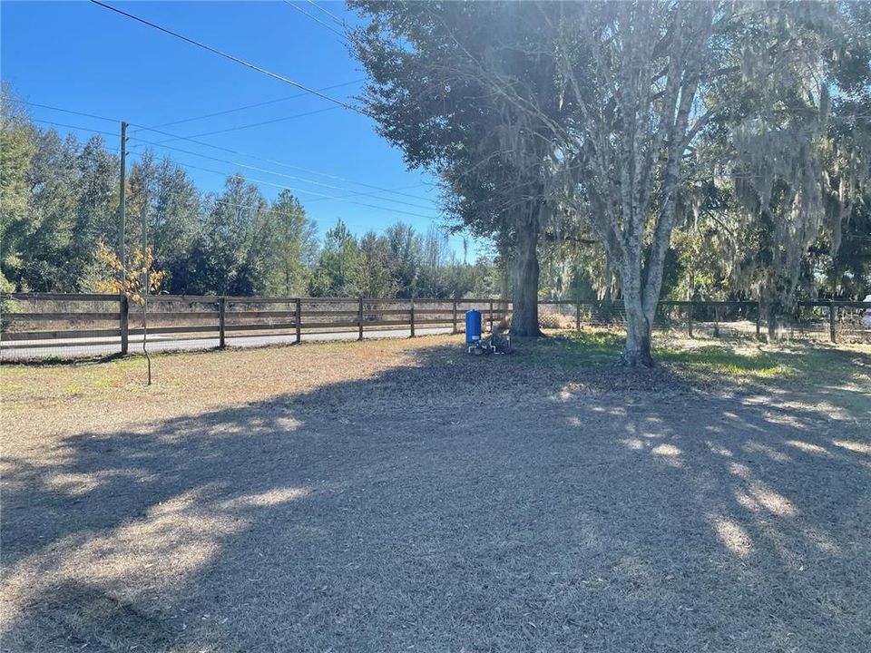 For Sale: $149,999 (2 beds, 2 baths, 924 Square Feet)