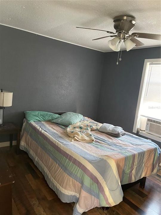 For Sale: $149,999 (2 beds, 2 baths, 924 Square Feet)