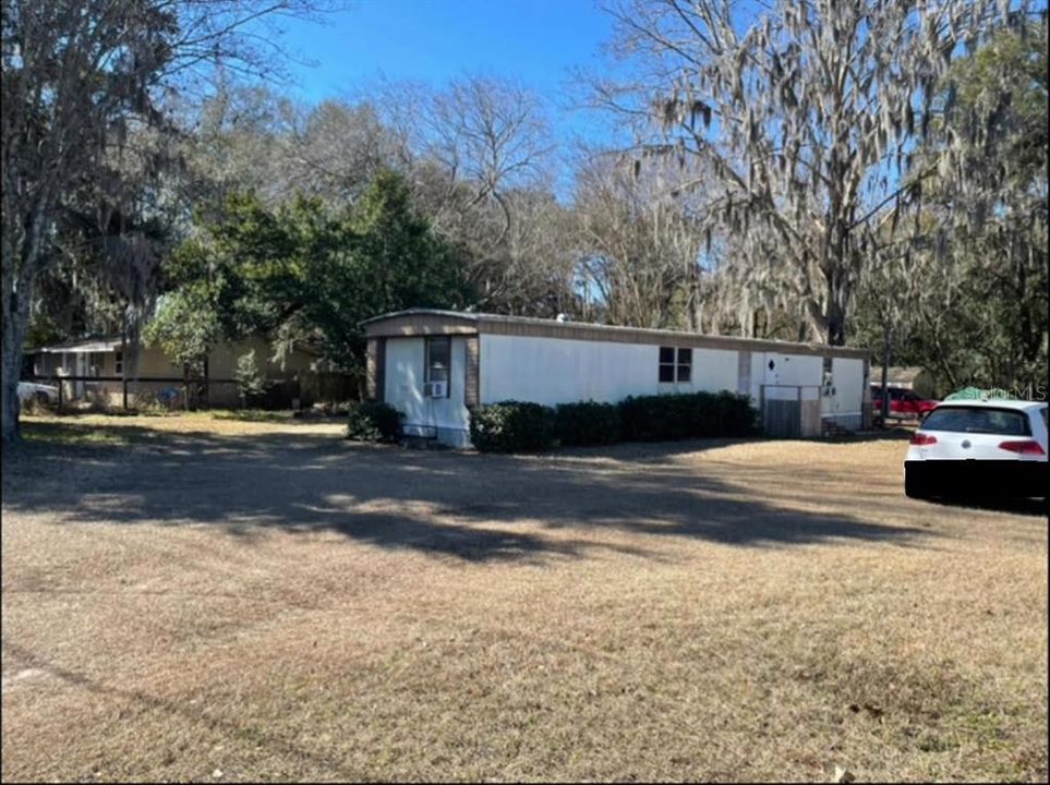 For Sale: $149,999 (2 beds, 2 baths, 924 Square Feet)