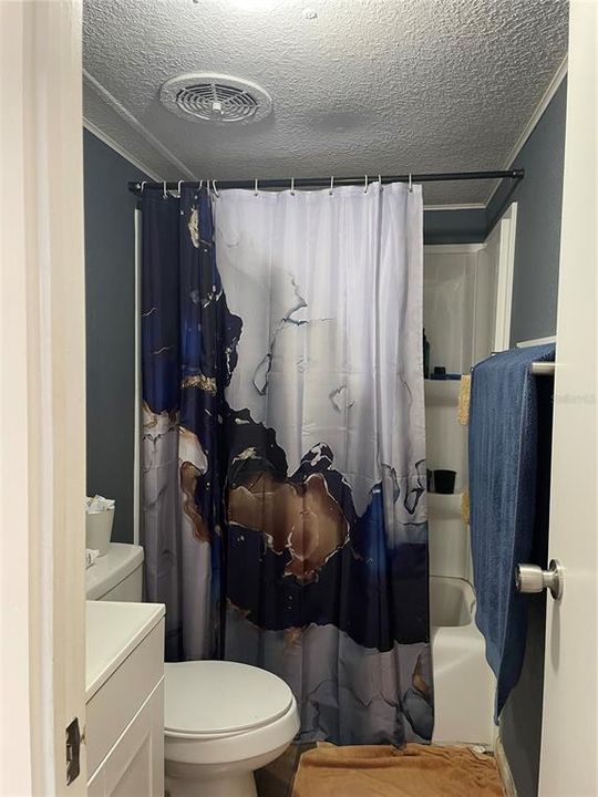 For Sale: $149,999 (2 beds, 2 baths, 924 Square Feet)