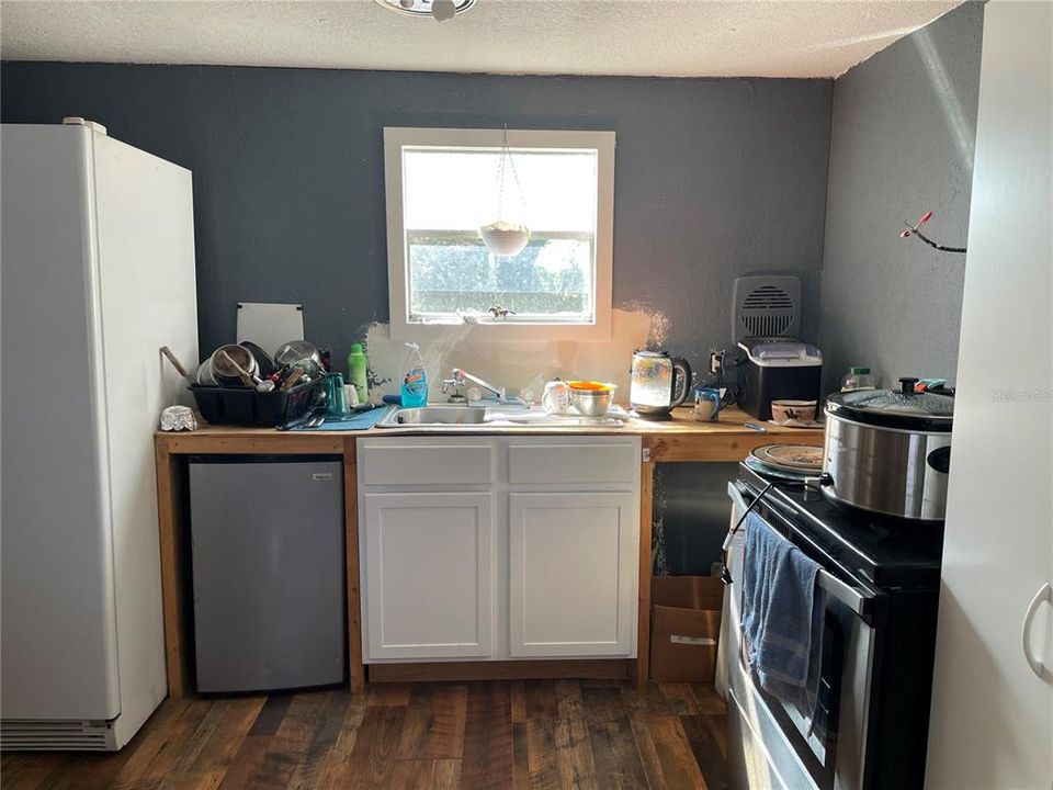 For Sale: $149,999 (2 beds, 2 baths, 924 Square Feet)