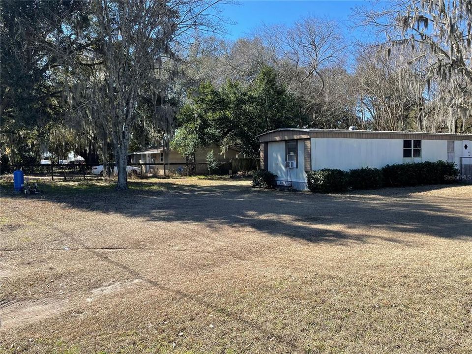 For Sale: $149,999 (2 beds, 2 baths, 924 Square Feet)