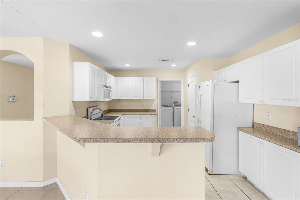 Activo con contrato: $280,000 (3 camas, 2 baños, 1574 Pies cuadrados)