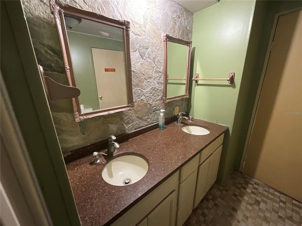 En Venta: $159,000 (4 camas, 2 baños, 784 Pies cuadrados)