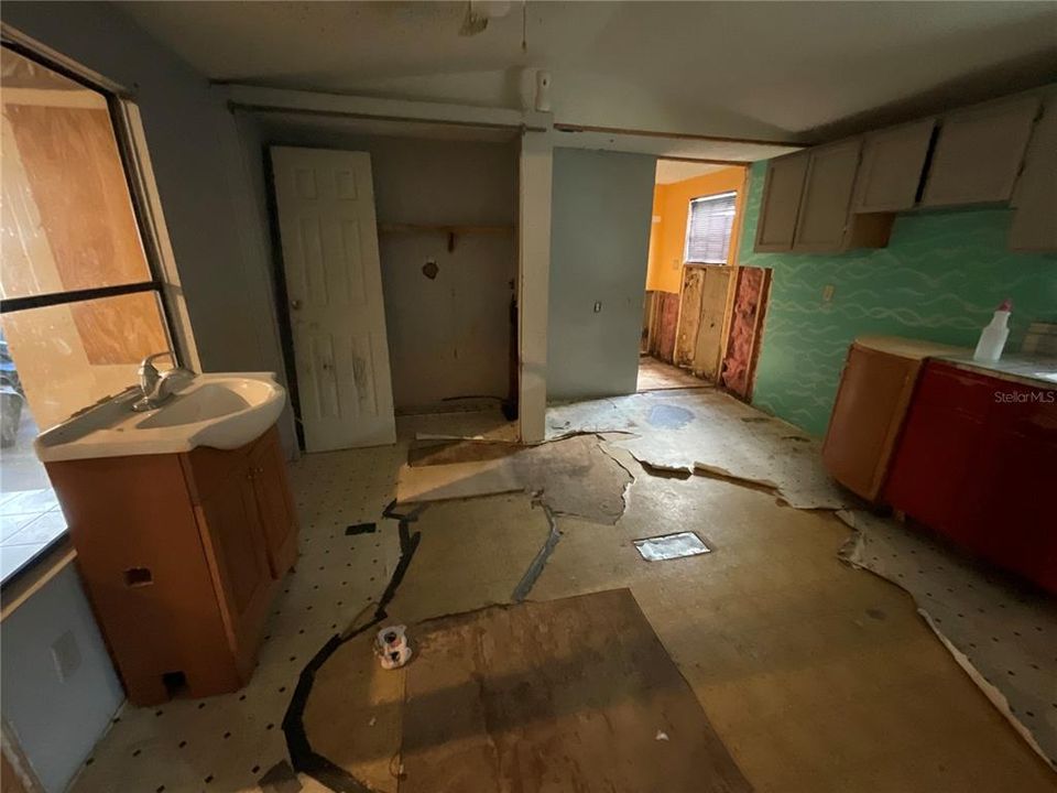 En Venta: $159,000 (4 camas, 2 baños, 784 Pies cuadrados)
