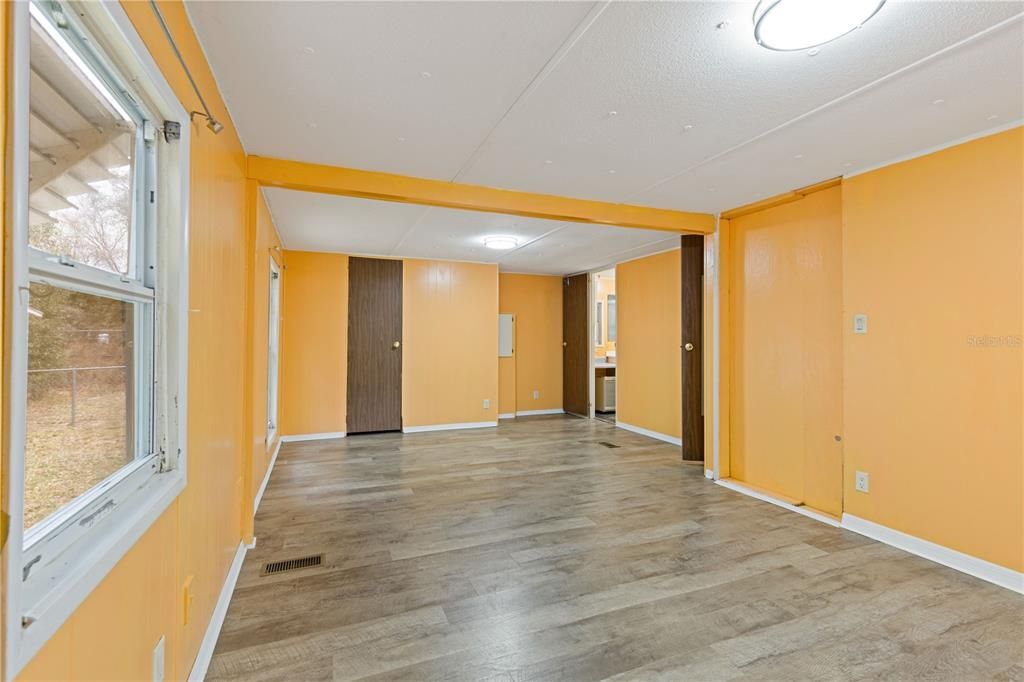 На продажу: $149,000 (2 спален, 2 ванн, 1104 Квадратных фут)