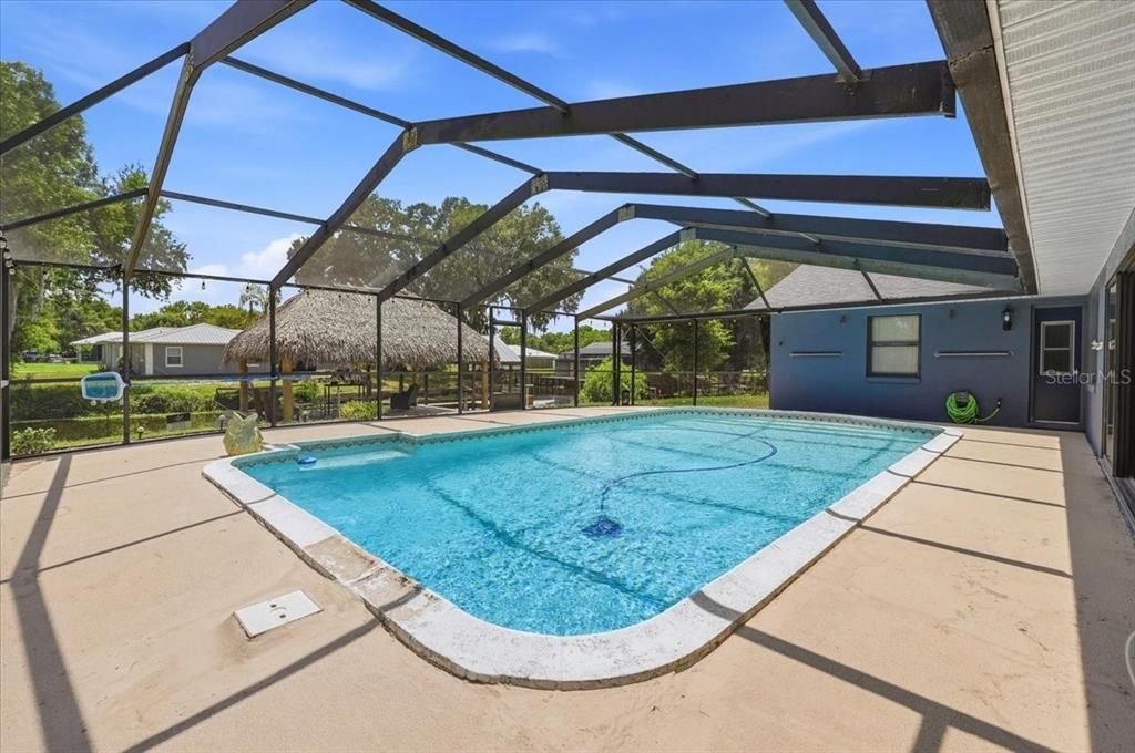 En Venta: $444,000 (4 camas, 2 baños, 2122 Pies cuadrados)