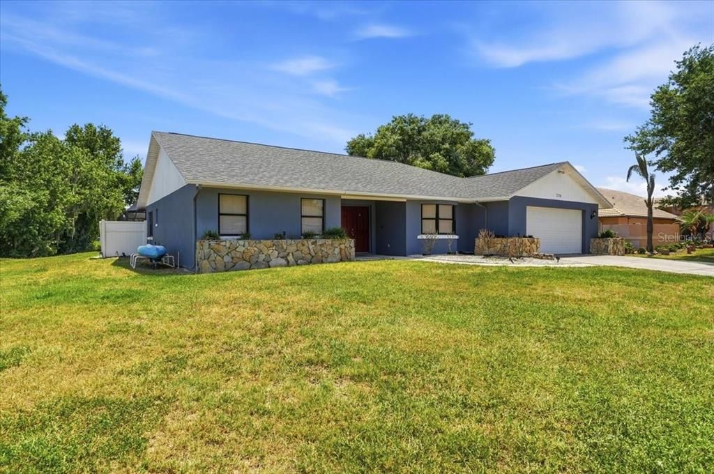 En Venta: $444,000 (4 camas, 2 baños, 2122 Pies cuadrados)