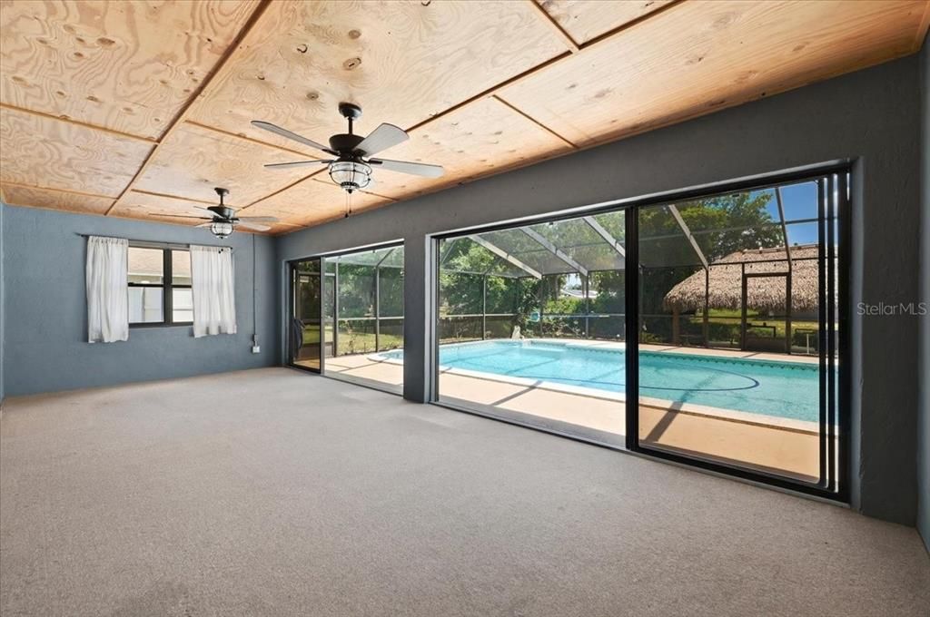 En Venta: $444,000 (4 camas, 2 baños, 2122 Pies cuadrados)