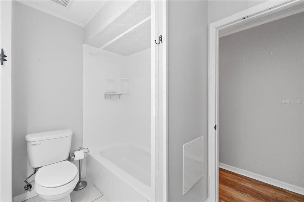 En Venta: $444,000 (4 camas, 2 baños, 2122 Pies cuadrados)