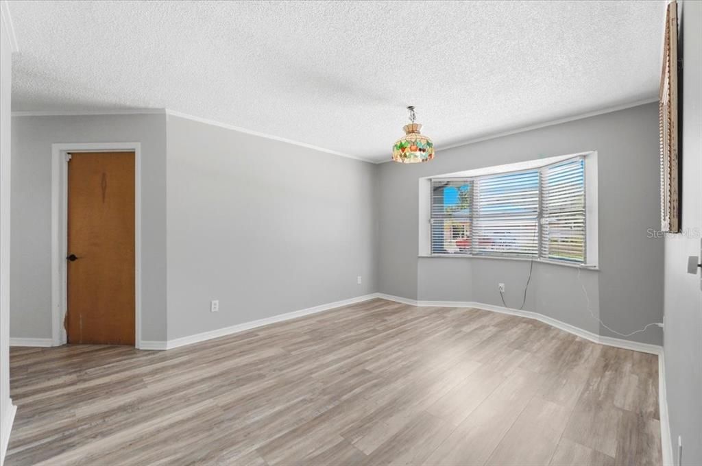 En Venta: $444,000 (4 camas, 2 baños, 2122 Pies cuadrados)