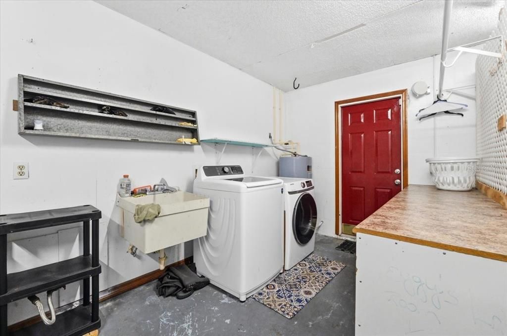 En Venta: $444,000 (4 camas, 2 baños, 2122 Pies cuadrados)