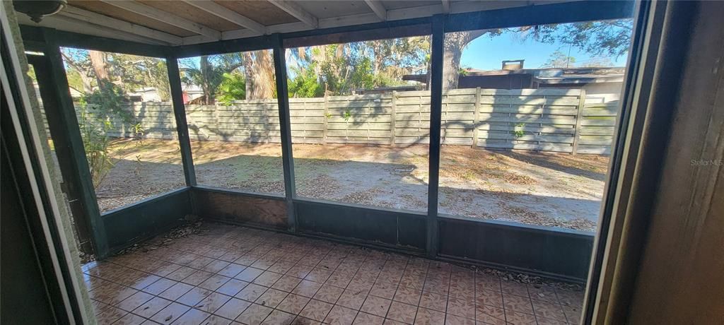 Activo con contrato: $269,000 (3 camas, 2 baños, 1576 Pies cuadrados)