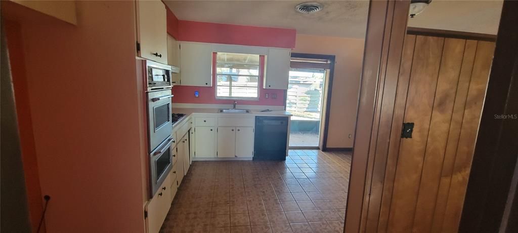Activo con contrato: $269,000 (3 camas, 2 baños, 1576 Pies cuadrados)