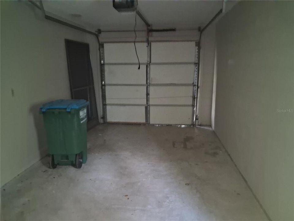 For Sale: $210,000 (3 beds, 1 baths, 1028 Square Feet)