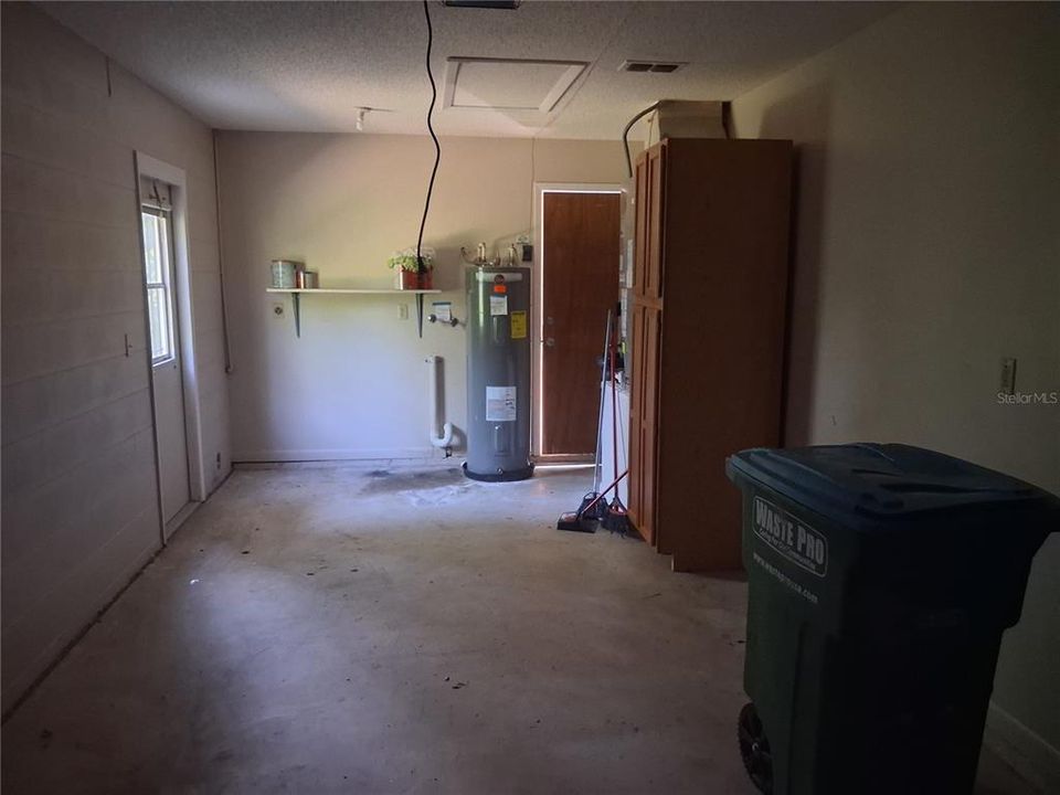 For Sale: $210,000 (3 beds, 1 baths, 1028 Square Feet)