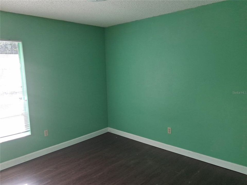 For Sale: $210,000 (3 beds, 1 baths, 1028 Square Feet)