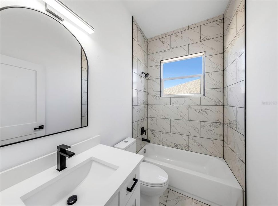 На продажу: $399,995 (3 спален, 3 ванн, 2057 Квадратных фут)