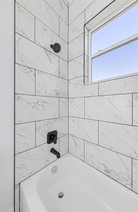 На продажу: $399,995 (3 спален, 3 ванн, 2057 Квадратных фут)